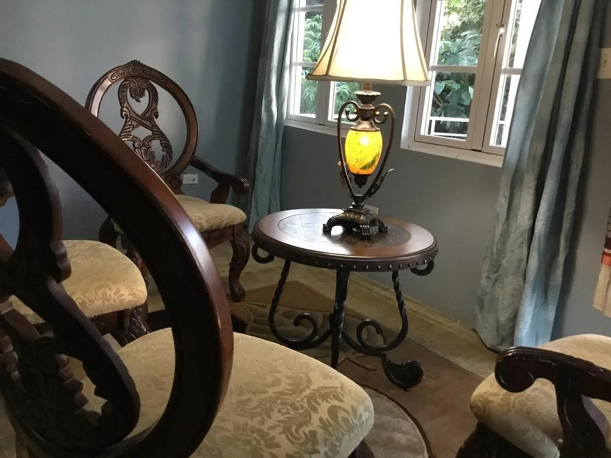 Abigail'S 2 Bedroom Apartment -Free Wifi -Full Kitchen Road Town  0*, Road Town (Tortola)